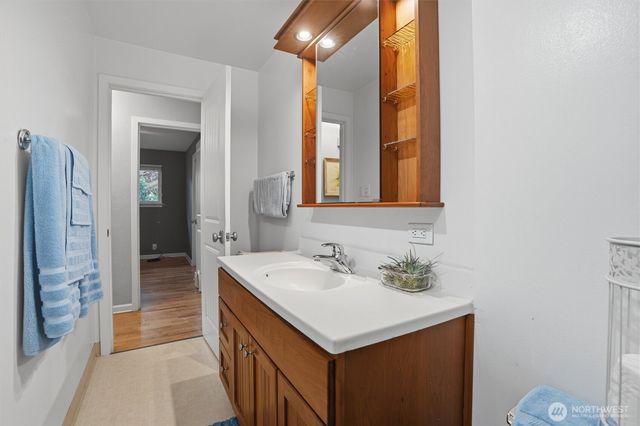 3202 Crystal Springs Road W, University Place, WA 98466
