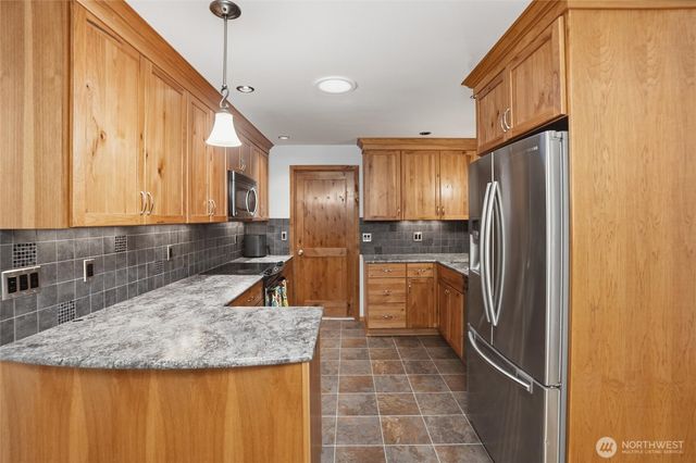 3202 Crystal Springs Road W, University Place, WA 98466