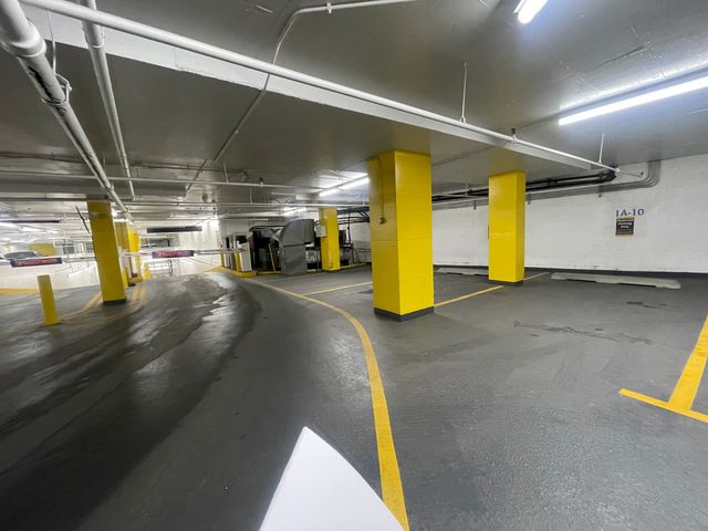 111 E Chestnut Street 1A-10, Chicago, IL 60611