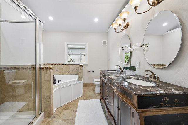 1727 Nantucket Drive, Houston, TX 77057