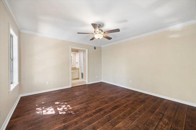1727 Nantucket Drive, Houston, TX 77057