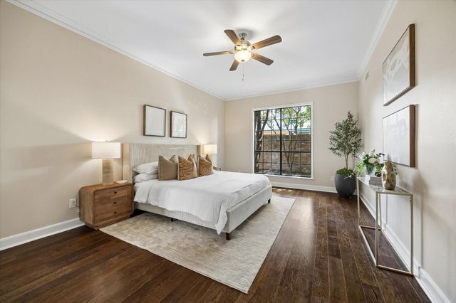 1727 Nantucket Drive, Houston, TX 77057