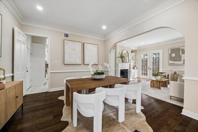 1727 Nantucket Drive, Houston, TX 77057