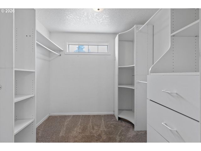 2221 Sw INDIAN MARY Ct, Troutdale, OR 97060