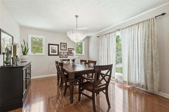 98 Firethorn Rd, Economy, PA 15005
