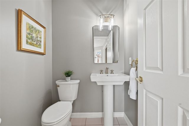 98 Firethorn Rd, Economy, PA 15005