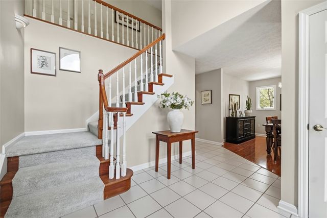 98 Firethorn Rd, Economy, PA 15005