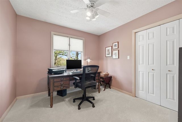 98 Firethorn Rd, Economy, PA 15005