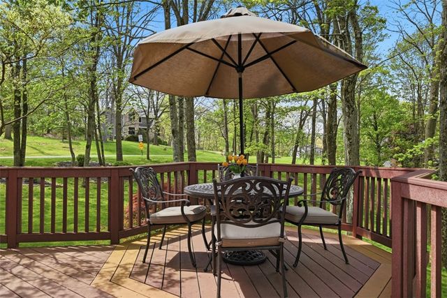 98 Firethorn Rd, Economy, PA 15005
