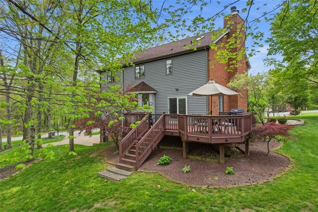 98 Firethorn Rd, Economy, PA 15005