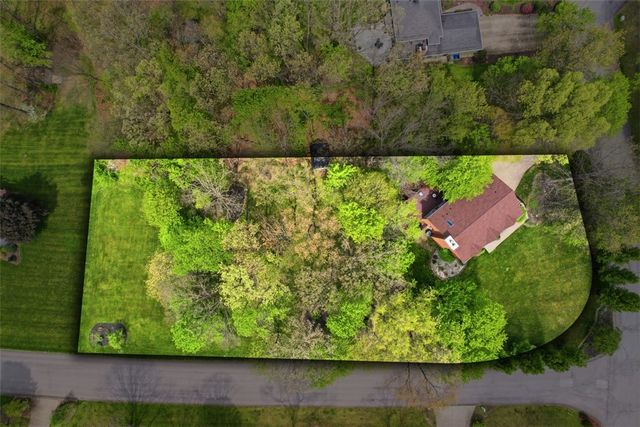 98 Firethorn Rd, Economy, PA 15005
