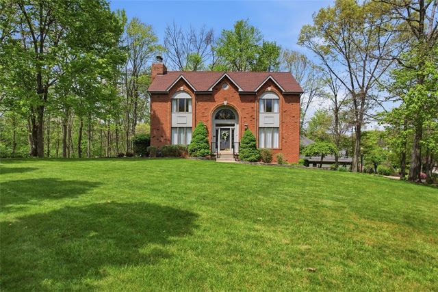 98 Firethorn Rd, Economy, PA 15005