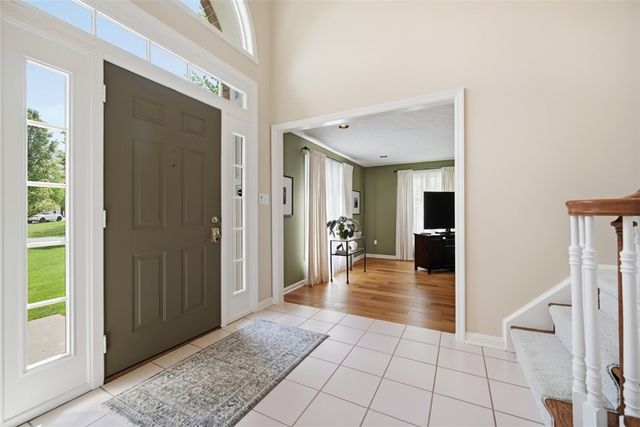 98 Firethorn Rd, Economy, PA 15005