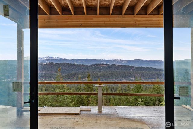 901 Whisper Creek Drive, Cle Elum, WA 98922