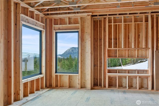 901 Whisper Creek Drive, Cle Elum, WA 98922