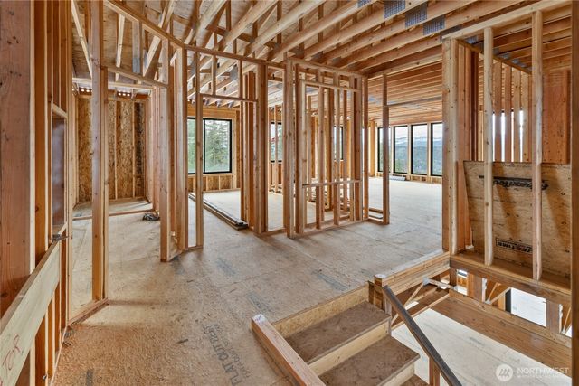 901 Whisper Creek Drive, Cle Elum, WA 98922