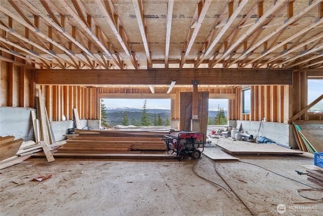 901 Whisper Creek Drive, Cle Elum, WA 98922