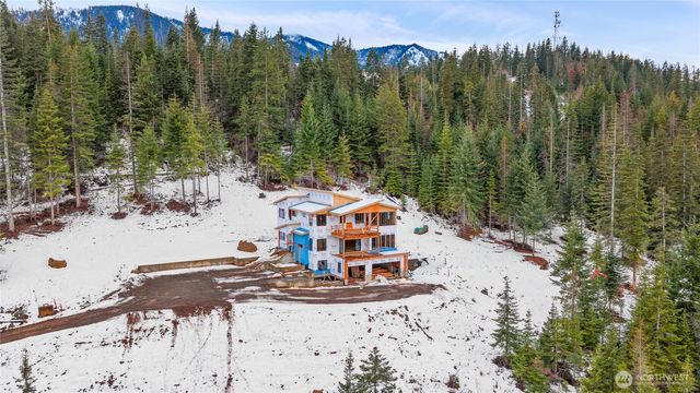 901 Whisper Creek Drive, Cle Elum, WA 98922