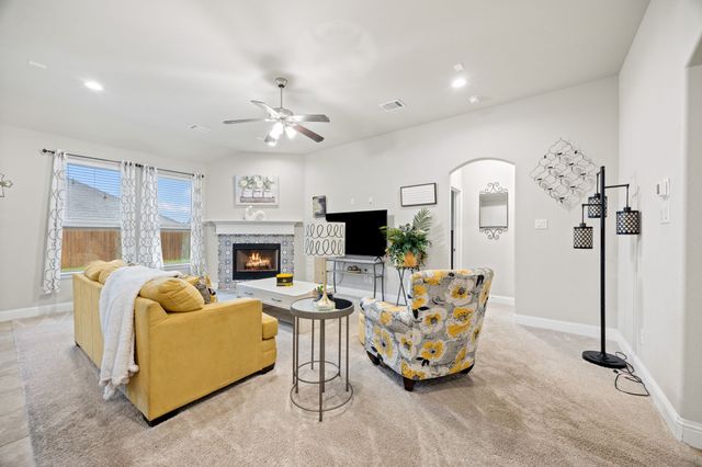 1404 Eagle Nest Drive, Azle, TX 76020