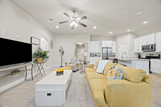 1404 Eagle Nest Drive, Azle, TX 76020