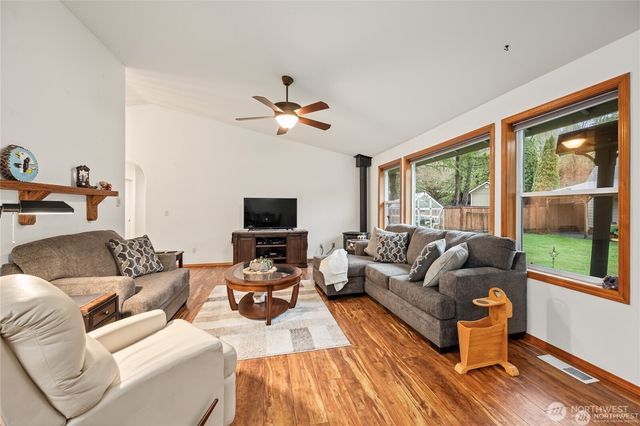 21211 89th Avenue NE, Arlington, WA 98223