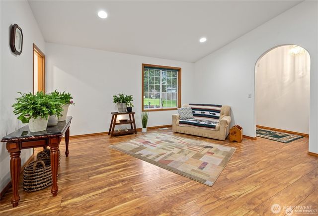 21211 89th Avenue NE, Arlington, WA 98223