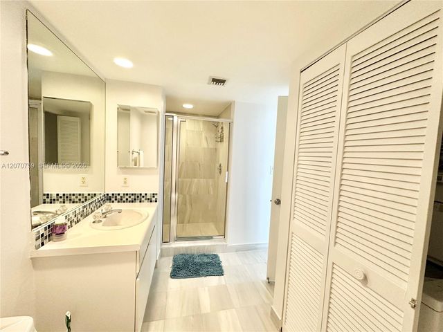 16425 E Collins Avenue 1215, Sunny Isles Beach, FL 33160