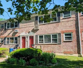 150-83 70th Road 3A, Flushing, NY 11367