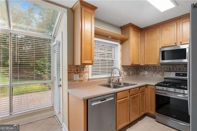 112 Mount Vernon Circle, Atlanta, GA 30338