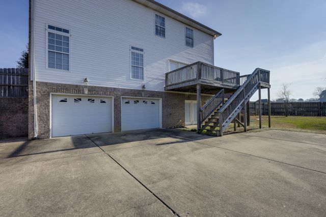 5007 Caira Ct, Pleasant View, TN 37146
