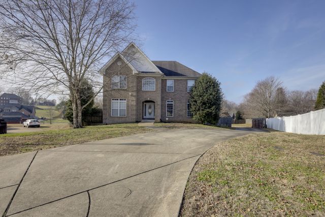 5007 Caira Ct, Pleasant View, TN 37146