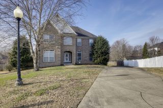 5007 Caira Ct, Pleasant View, TN 37146