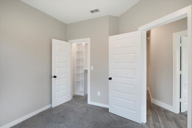 16226 Crossing Circle, Lindale, TX 75771