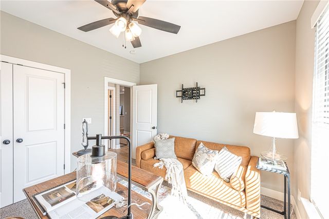 1281 Elizabeth Loop, Bentonville, AR 72713