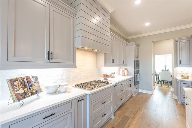 1281 Elizabeth Loop, Bentonville, AR 72713