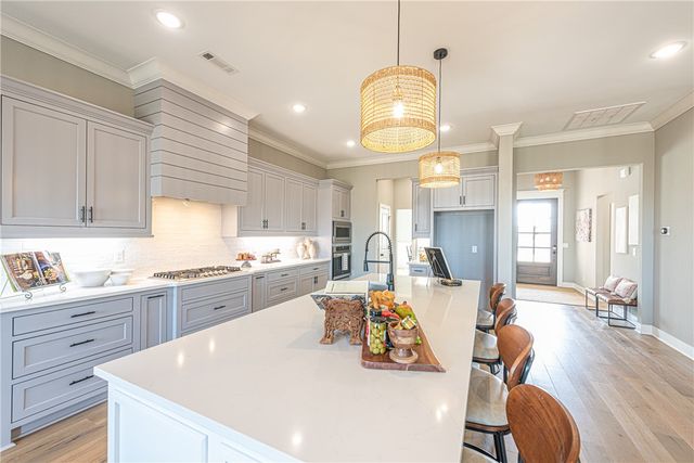 1281 Elizabeth Loop, Bentonville, AR 72713