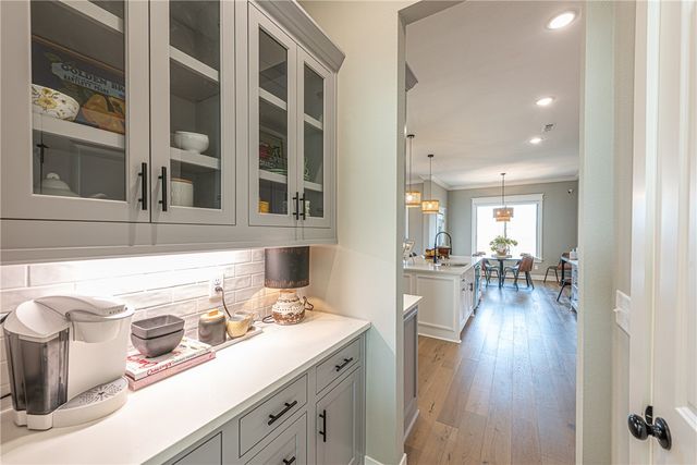 1281 Elizabeth Loop, Bentonville, AR 72713