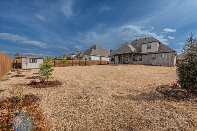 1281 Elizabeth Loop, Bentonville, AR 72713