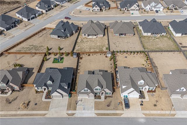 1281 Elizabeth Loop, Bentonville, AR 72713