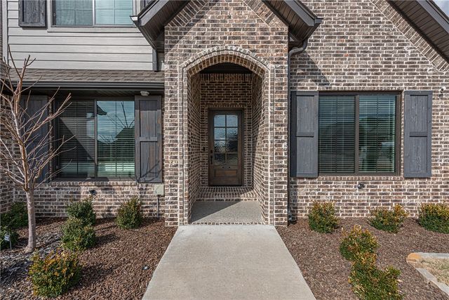 1281 Elizabeth Loop, Bentonville, AR 72713