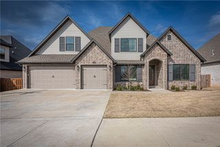 1281 Elizabeth Loop, Bentonville, AR 72713