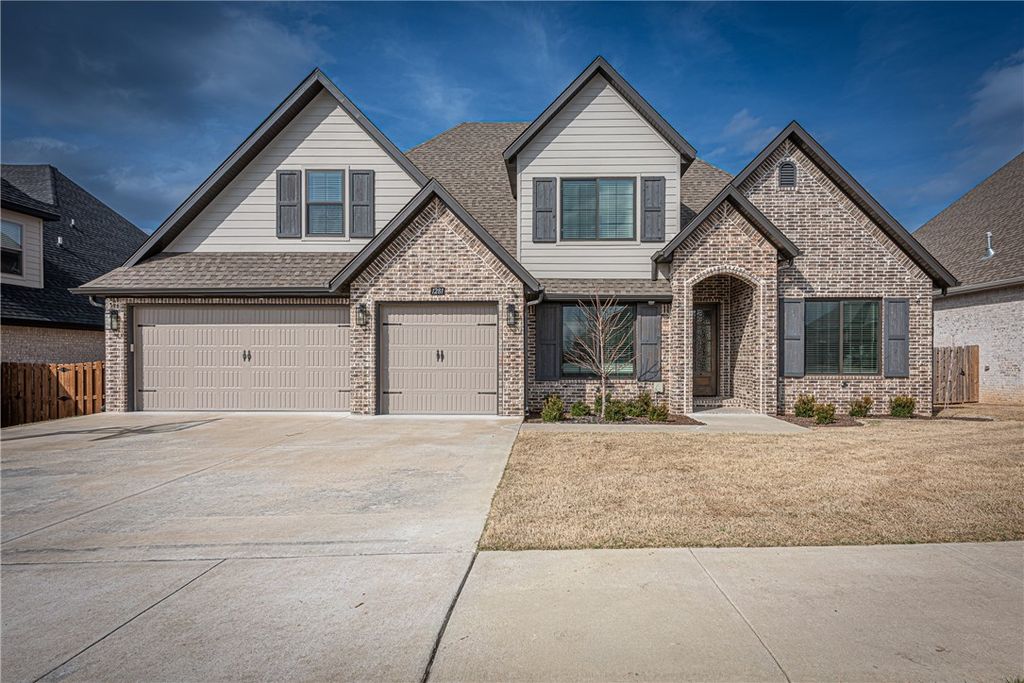 1281 Elizabeth Loop, Bentonville, AR 72713