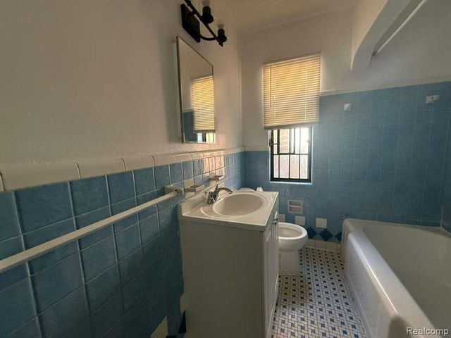 9747 Somerset Avenue, Detroit, MI 48224