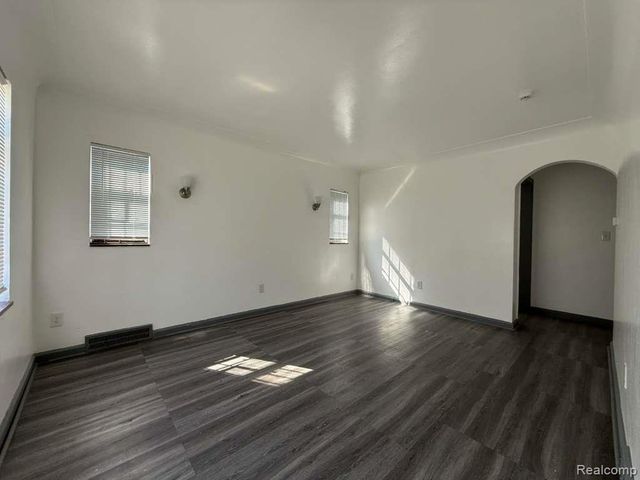 9747 Somerset Avenue, Detroit, MI 48224