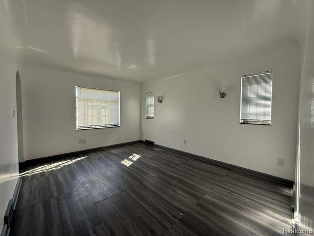 9747 Somerset Avenue, Detroit, MI 48224