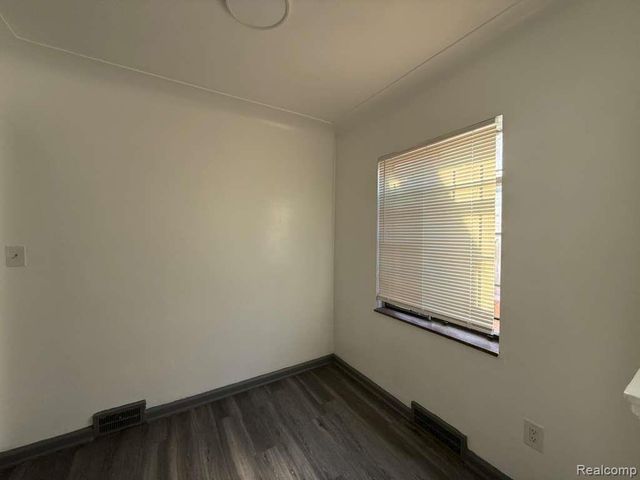 9747 Somerset Avenue, Detroit, MI 48224