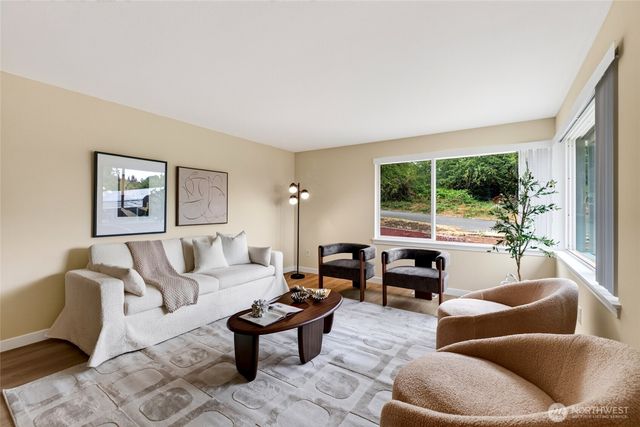 11618 Roseberg Avenue S, Seattle, WA 98168