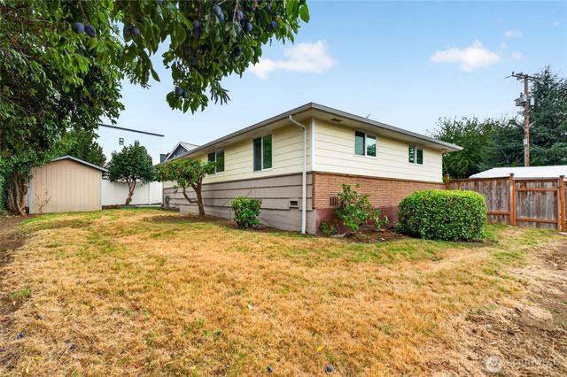 11618 Roseberg Avenue S, Seattle, WA 98168