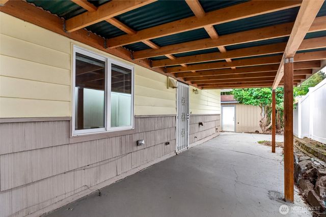 11618 Roseberg Avenue S, Seattle, WA 98168