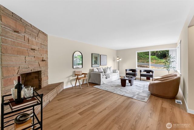 11618 Roseberg Avenue S, Seattle, WA 98168